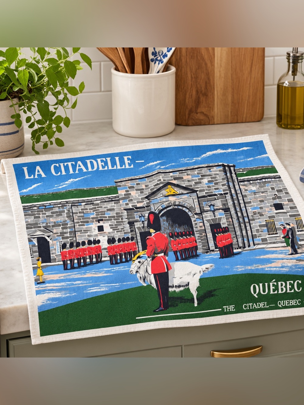 Vintage 60's LAMONT Linen TEA TOWEL Canada The Citadel Quebec Souvenir T315